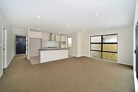 Photo of property in 7 Soaring Bird Drive, Takanini, 2112