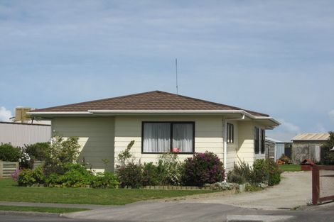Photo of property in 59 Cornfoot Street, Castlecliff, Whanganui, 4501
