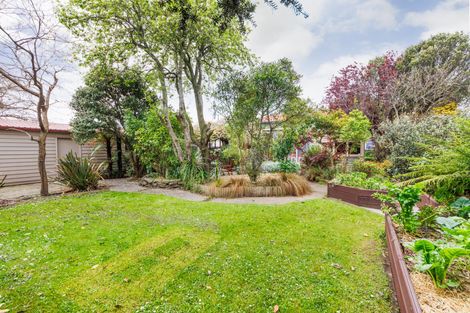 Photo of property in 9 Rosalie Terrace, Kelvin Grove, Palmerston North, 4414