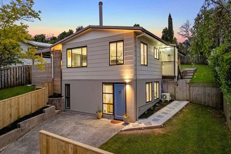 Photo of property in 17 Topliss Drive, Northcross, Auckland, 0632