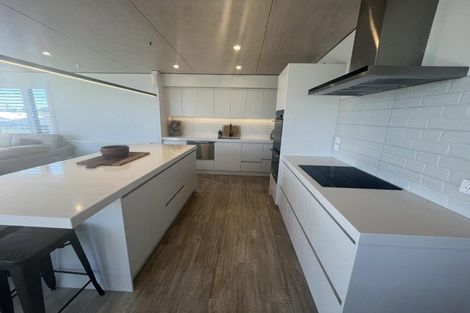 Photo of property in 42 Gilbert Street, New Plymouth, 4310