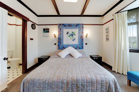 Photo of property in 81 Kiwi Esplanade, Mangere Bridge, Auckland, 2022