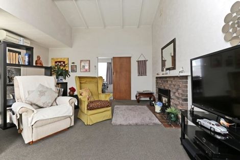 Photo of property in 2/409 Southland Road, Hastings, 4122