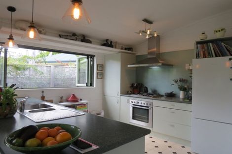 Photo of property in 381 Kapanga Road, Coromandel, 3506