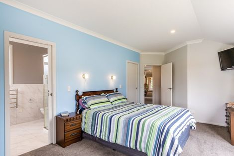 Photo of property in 15 Pukeko Way, Kinloch, Taupo, 3377