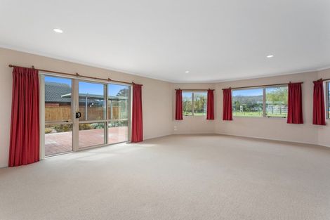 Photo of property in 26 Edgewater Grove, Whakatane, 3120