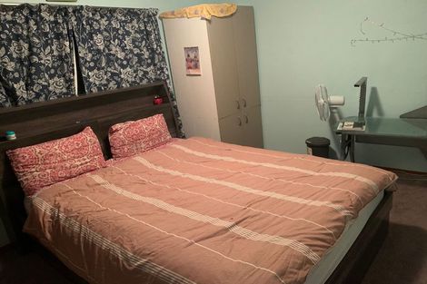 Photo of property in 8 Garner Place, Glenfield, Auckland, 0629