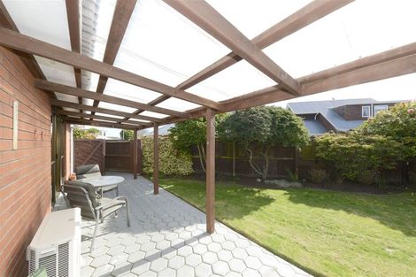 Photo of property in 1/15 Kamahi Place, Bishopdale, Christchurch, 8051