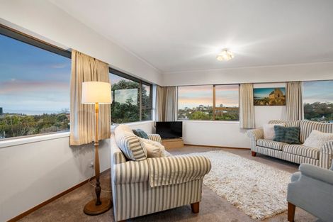 Photo of property in 8 Helvetia Drive, Browns Bay, Auckland, 0630