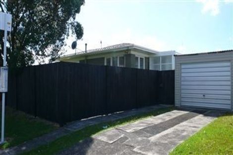 Photo of property in 1/1 Waratah Street, Birkenhead, Auckland, 0626