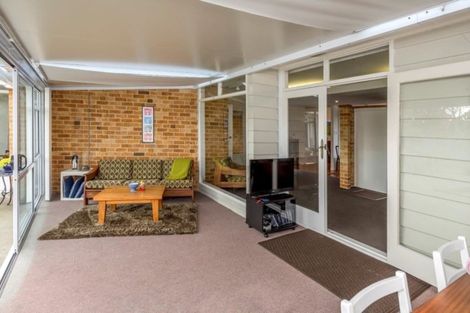 Photo of property in 395 Te Moana Road, Waikanae, 5036