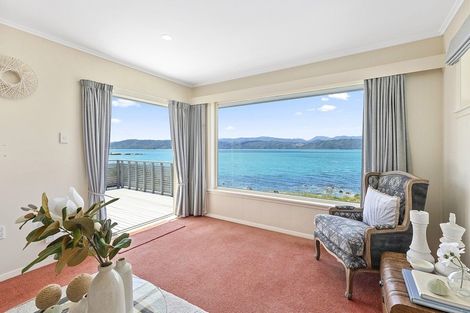 Photo of property in 283 Karaka Bay Road, Karaka Bays, Wellington, 6022