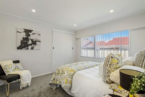 Photo of property in 1/12 Keldale Place, Forrest Hill, Auckland, 0620