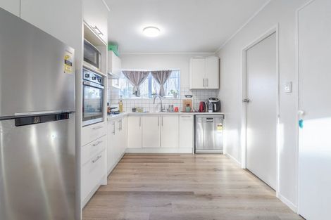 Photo of property in 2/17b Lavelle Road, Henderson, Auckland, 0612