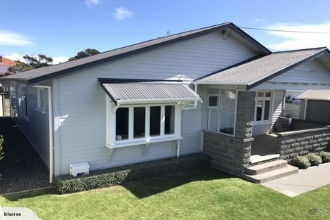Photo of property in 76 Paynters Avenue, Strandon, New Plymouth, 4312