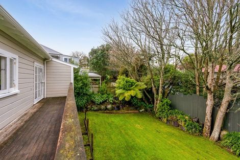 Photo of property in 11 Sycamore Grove, Lower Vogeltown, New Plymouth, 4310