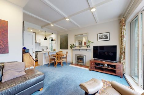 Photo of property in 55 Palliser Road, Roseneath, Wellington, 6011