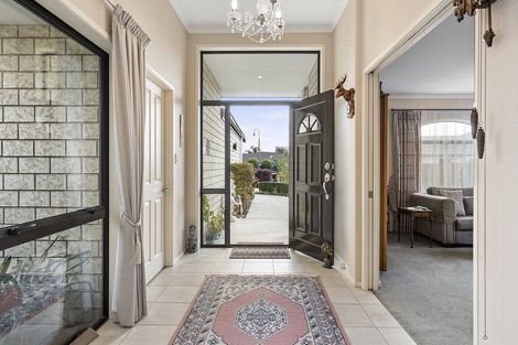 Photo of property in 36 Madison Street, Cambridge, 3434