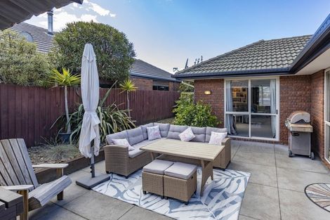 Photo of property in 1 Flaxgrove Place, Parklands, Christchurch, 8083