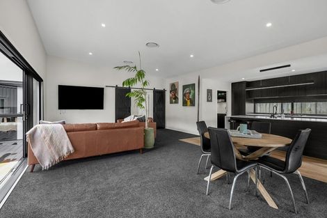 Photo of property in 33a Gillespies Road, Birchville, Upper Hutt, 5018