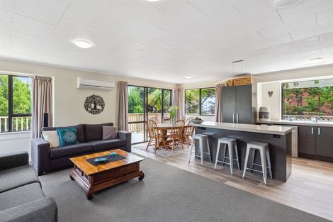 Photo of property in 15 Puketai Place, Pukerua Bay, 5026