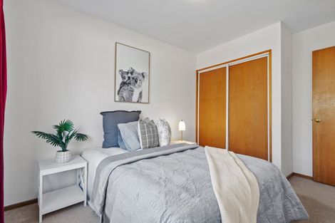 Photo of property in 2/3 Claverley Gardens, Avonhead, Christchurch, 8042