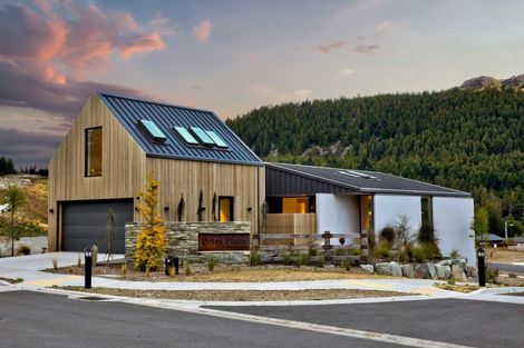 Photo of property in 18 Station Bay Rise, Lake Tekapo, 7999