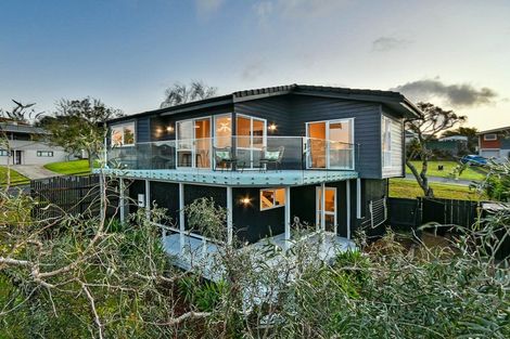 Photo of property in 1 Tremen Place, Pukekohe, 2120