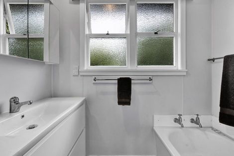 Photo of property in 182 Regan Street, Stratford, 4332