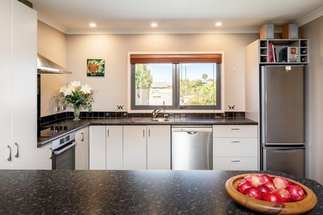 Photo of property in 9 Chenin Place, Greenmeadows, Napier, 4112