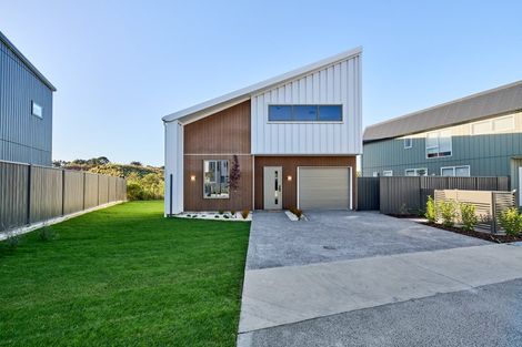 Photo of property in 26 Koreke Close, Kenepuru, Porirua, 5022