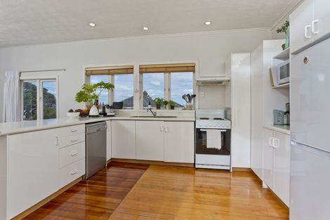 Photo of property in 1/160 East Coast Road, Forrest Hill, Auckland, 0620