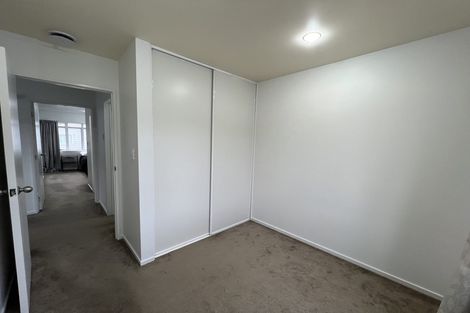 Photo of property in 11/30 John Jennings Drive, Oteha, Auckland, 0632