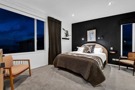 Photo of property in 2/5 Beach Street, Fitzroy, New Plymouth, 4312