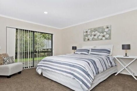 Photo of property in 1 Stellamaris Way, Shamrock Park, Auckland, 2013