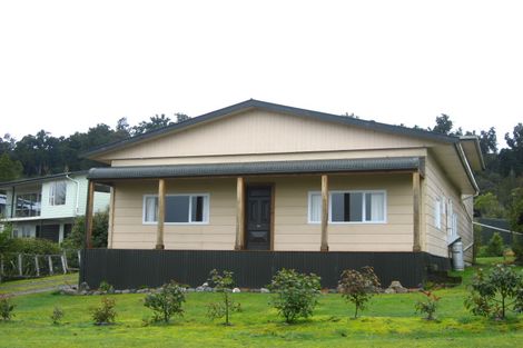 Photo of property in 68 Ahau Street, Moana, 7872