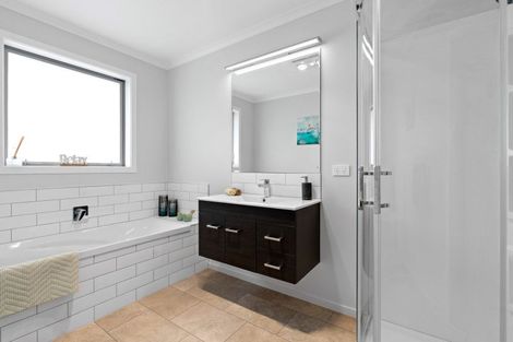 Photo of property in 4 Warrington Court, Carterton, 5713