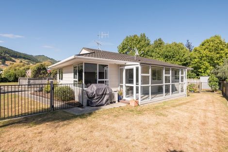 Photo of property in 28 Rochfort Drive, Richmond, 7020