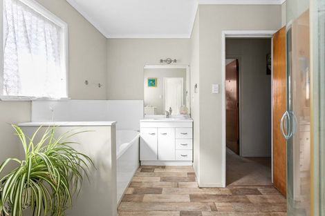 Photo of property in 69 Great North Road, Waipawa, 4210