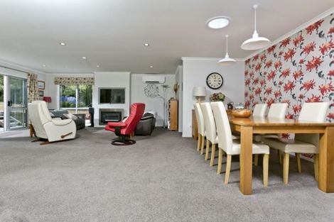 Photo of property in 8 Rahotu Way, Bayview, Auckland, 0629