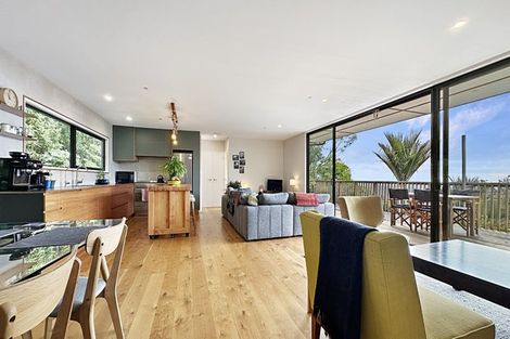 Photo of property in 144 Opanuku Road, Henderson Valley, Auckland, 0612