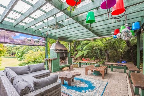 Photo of property in 8 Woodstock Terrace, Tawa, Wellington, 5028