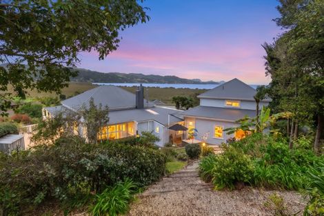 Photo of property in 22 Beach Road, Onerahi, Whangarei, 0110