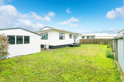 Photo of property in 15 Lloyd Drive, Nawton, Hamilton, 3200