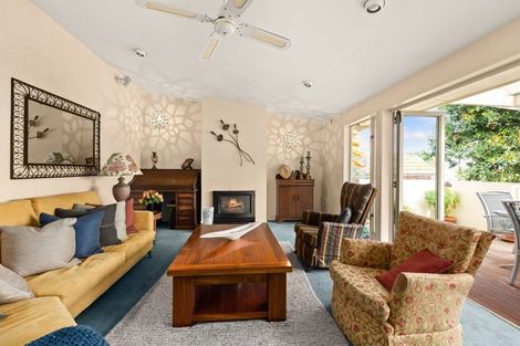 Photo of property in 2 Coleman Terrace, Hospital Hill, Napier, 4110