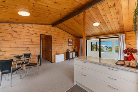 Photo of property in 25 Herekawe Drive, Spotswood, New Plymouth, 4310