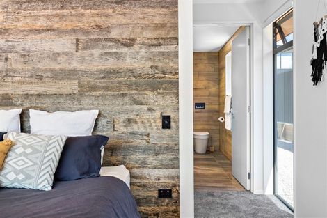 Photo of property in 18 Sapphire Spring Rise, Wanaka, 9305