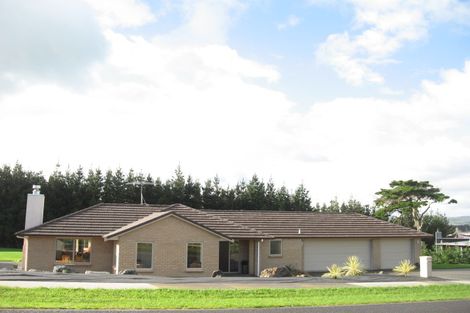 Photo of property in 13 Everlea Place, Alfriston, Auckland, 2105