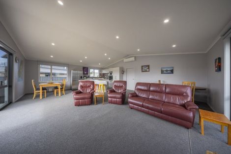 Photo of property in 25 Motu-au Close, Manapouri, 9679