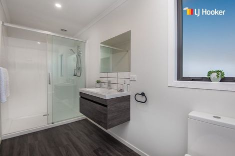 Photo of property in 42 Mcneil Street, Balclutha, 9230